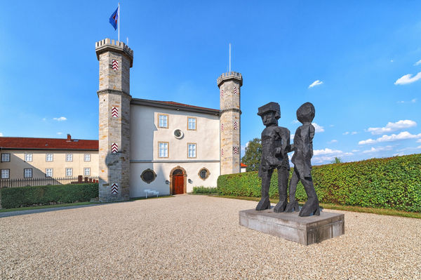 GalleryTalk, Alles im grünen Reich Über die Magie des Kunstausfluges am Beispiel Schloss Derneburg