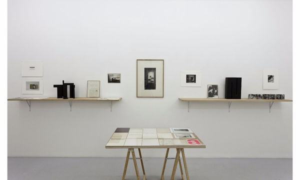 Gorgona Knifer, Mangelos, Vaništa...