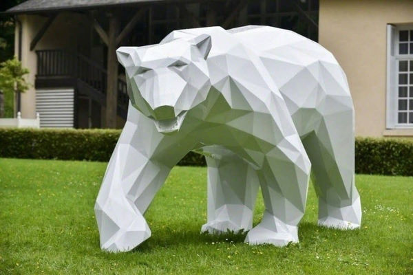 WALKING BEAR 27 ½ x 9 ¾ x 13 in., Ed. 8 47 ¼ x 19 ¾ x 17 ¾ in., Ed. 8 90 ½ x 42 ½ x 31 ½ in., Ed. 8 157 ½ x 73 ½ x 54 ¼ in., Ed. 8