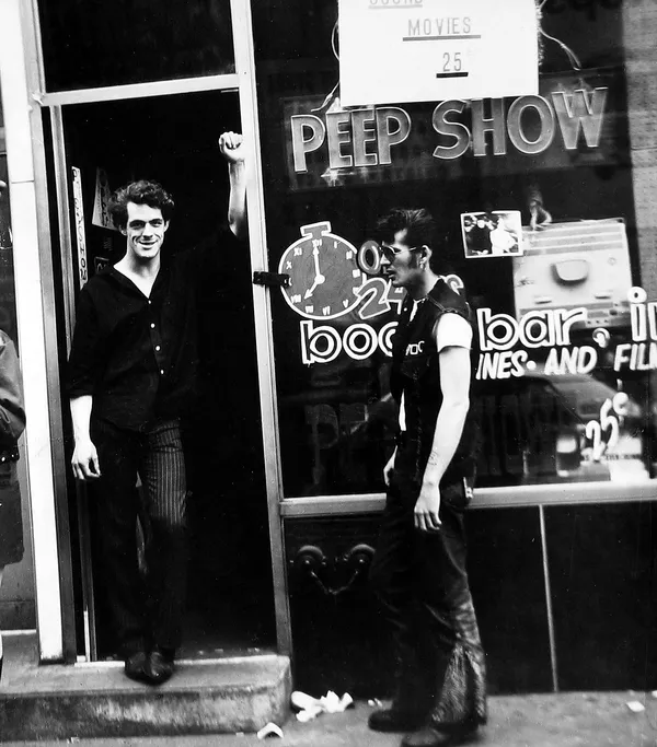 Leon Levinstein, 8th Ave and 54th St., c.1973