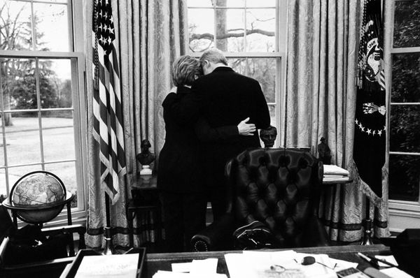 Diana Walker, President Clinton, Hilary Clinton, the Oval Office, the White House, January 17, 2001