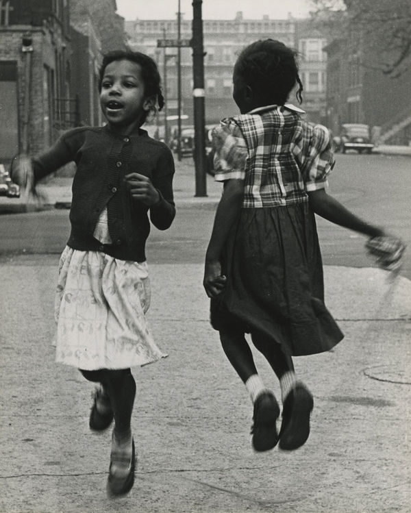 Marvin E. Newman, Girls Playing Jump Rope, Chicago, 1950