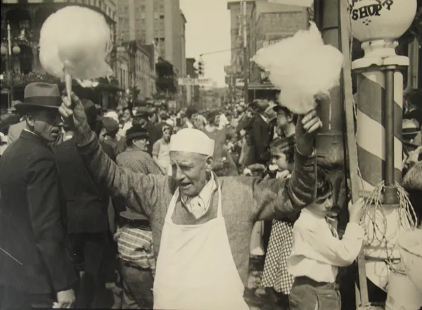 Peter Sekaer, Vendor, Mardi Gras, New Orleans, 1937