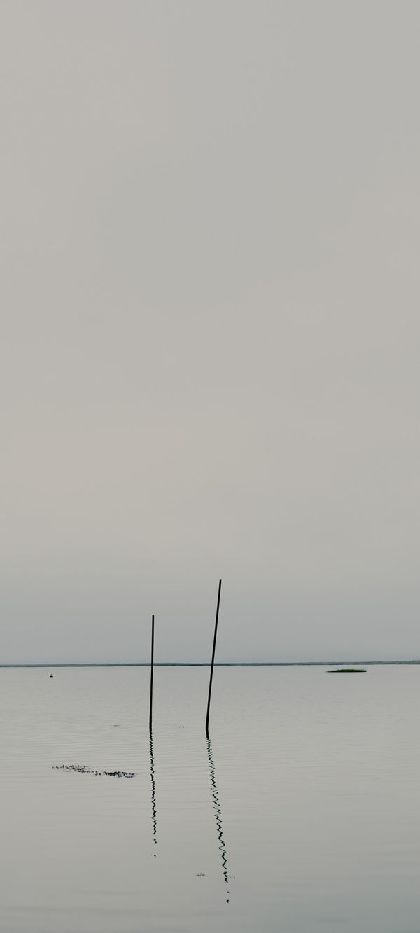 Nadav Kander, Water XIV, (Stroke Great Fleet towards River Medway), England, 2015