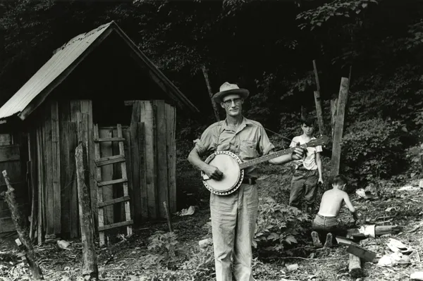 John Cohen, Roscoe Holcomb, Daisy, KY, 1959