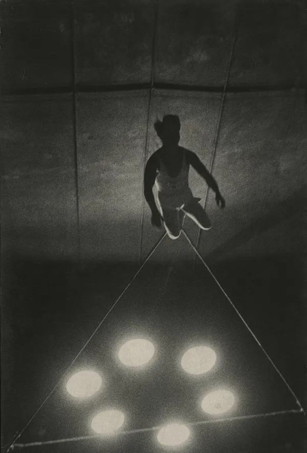 Charles Harbutt, Trapeze, 1957