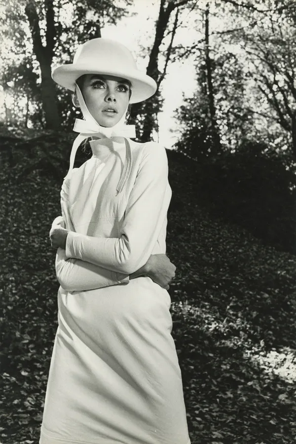 Frances McLaughlin-Gill, Jean Shrimpton in Epping Forest near London, British Harper's Bazaar, 1962-65