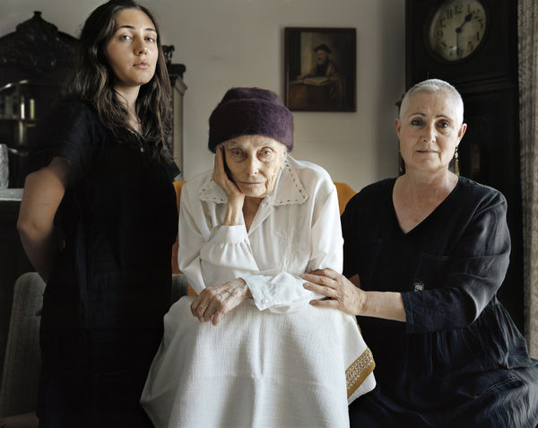 Frédéric Brenner, Ruth Chaya Leonov-Carmely, Nechama Weitman, Pnina Leonov, 2010