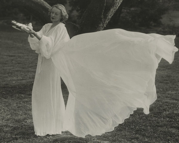 Martin Munkácsi, Peignoir with Dove, 1936