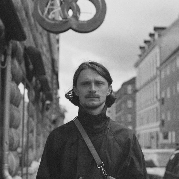 Lenny Stöpp - Cornice Vessel - Thin, Red 16X