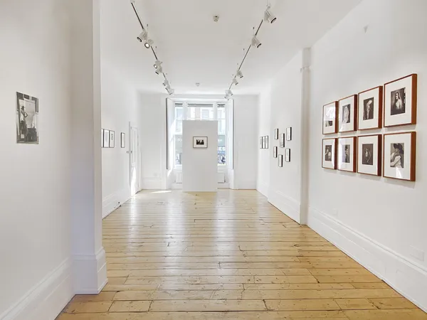 Through Their Eyes: Women Portraying Themselves, Katrien de Blauwer, Sissi Farassat, Janice Guy, E.O. Hoppé, Justine Kurland.