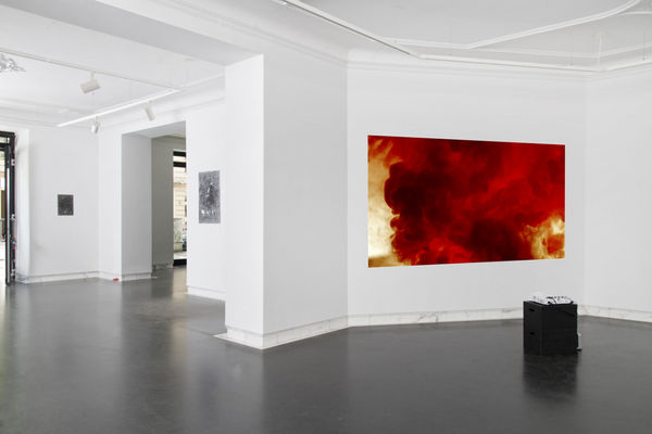 She comes in colors everywhere — Groupshow