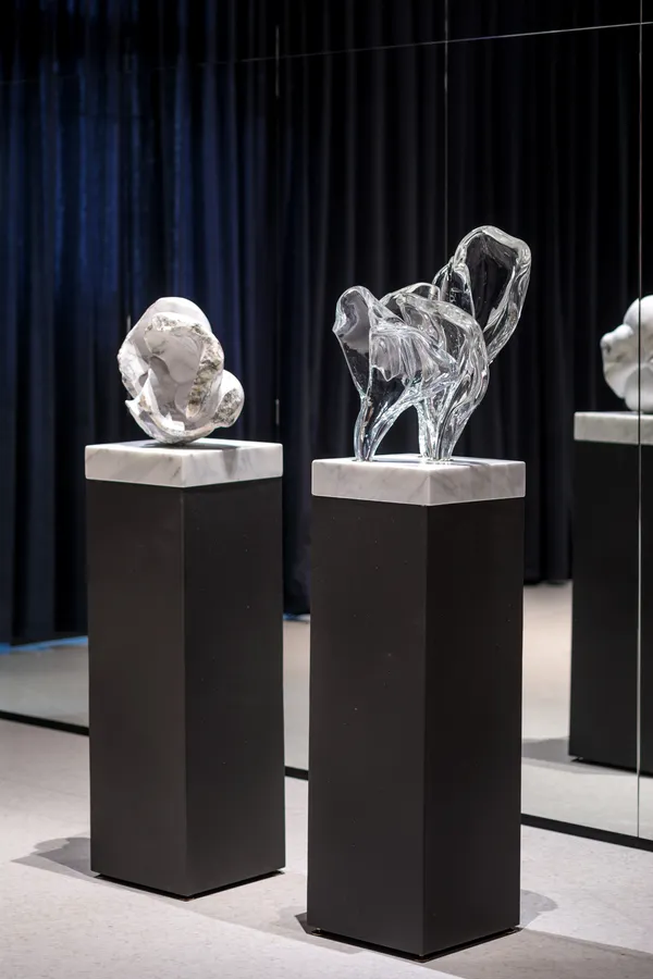 Il vetro dialoga con l'arte e il tempo