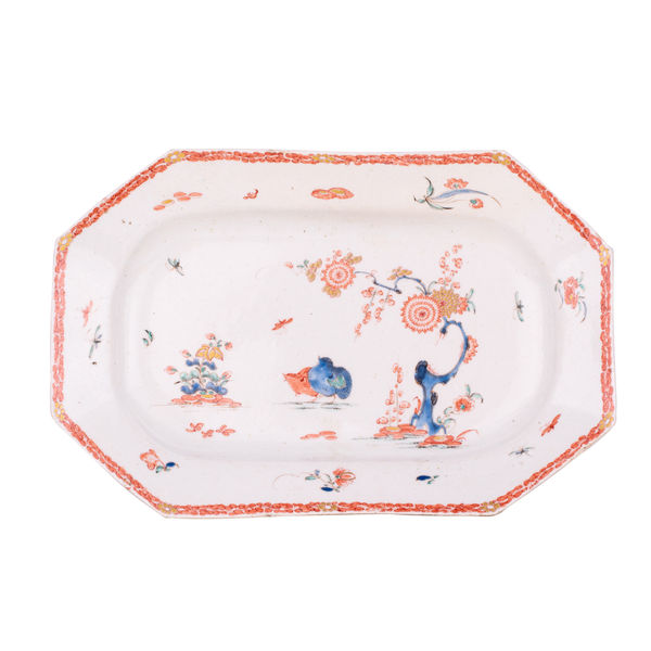 A Bow dish and matching leaf-shaped tray, circa 1764