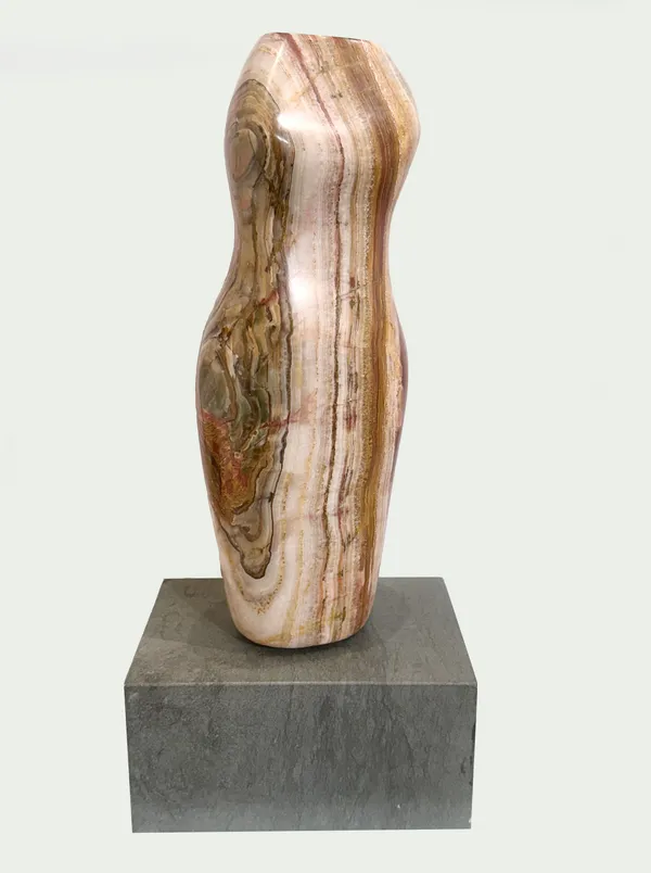 'Girl's Head' (2018), Yellow Onyx, h: 40cm / w: 20cm / d: 24cm, £ 3750.00