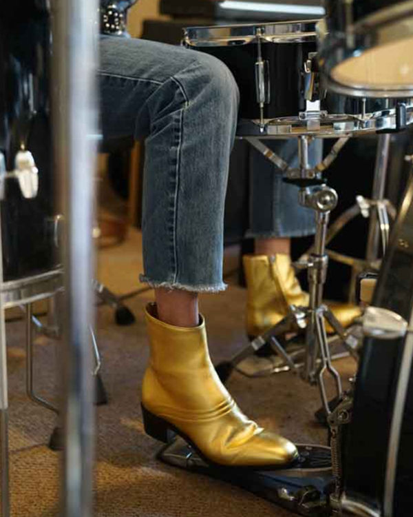 SWEETHEARTS OF THE RODEO AT 8 HOLLAND STREET