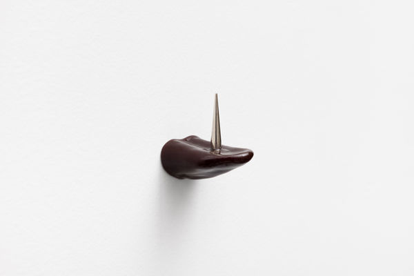 Marina Borges Sem título (Língua) [Untitled (Tongue)], 2019 resina e spike de metal [resin and metal spike] 4 x 8 x 7 cm 1 5/8 x 3 1/8 x 2 3/4 in Edition of 2 plus 2 AP (22368)