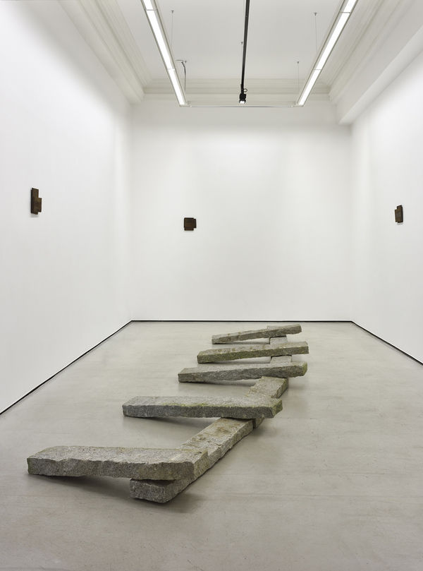 Richard Nonas (PARENTHESIS); (corner to corner, in place) 17.10-23.11.2019