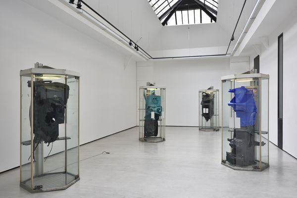 Vue de l'exposition personnelle d'Anita MOLINERO, " Les Larmes de Louise ", Galerie Christophe Gaillard, Paris, 2023. © Photo : Rebecca Fanuele.