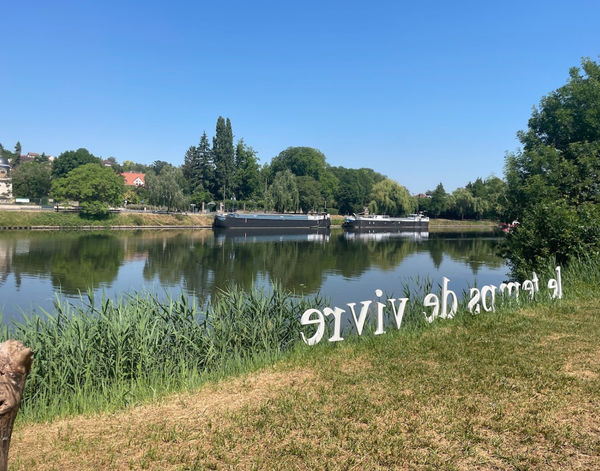 L’île Nancy dans les Yvelines accueille l’exposition « Sculptures en l’île » jusqu’au 1er octobre / © Virginie Jannière pour Enlarge your Paris