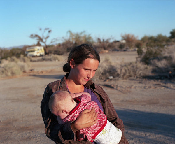 Laura Henno, Maryann and Jack-Jack, Slab City (USA), 2017