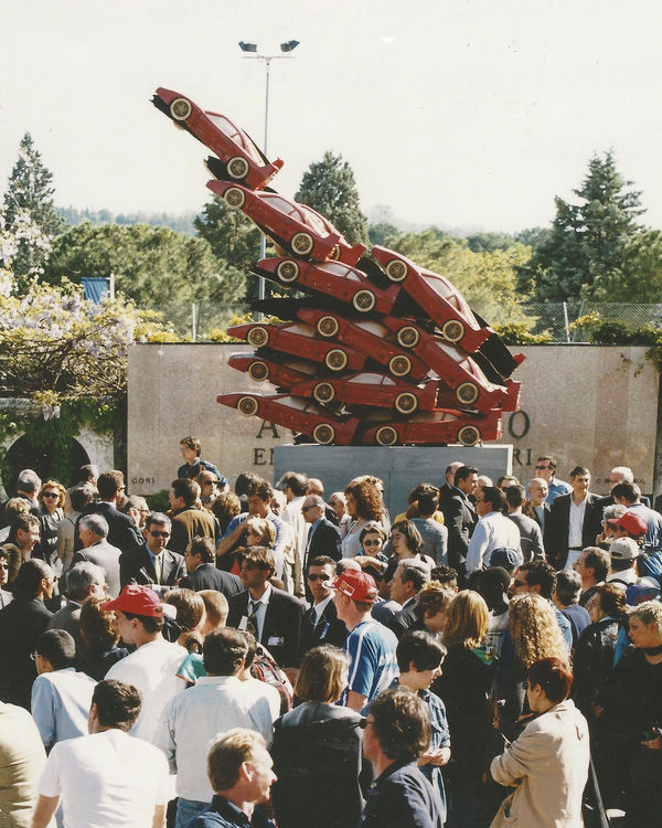 The unveiling of Arman's "Rampante" in Imola in 1999 | © Maggiore g.a.m.