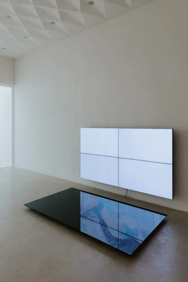 Emmanuel Van der Auwera, "VideoSculpture XIV (Shudder)", 2017, installation view "This Is Us", Z33, Hasselt, 2023. Photo credit Selma Gurbuz