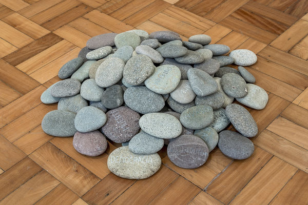 Installation view of El Mundo Al Instante N°1 at Isabel Croxatto Galería, January 2020. Credit: Sebastián González, courtesy of Isabel Croxatto Galería.