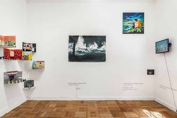 Installation view of El Mundo Al Instante N°1 at Isabel Croxatto Galería, January 2020. Credit: Sebastián González, courtesy of Isabel Croxatto Galería.
