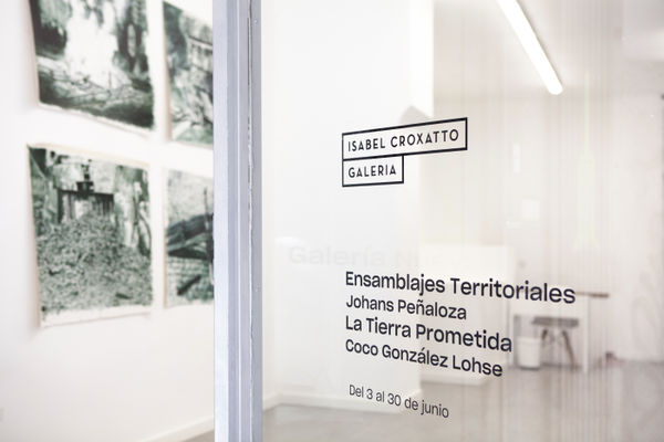 Installation view of the exhibition Ensamblajes Territoriales by Johans Pe&ntilde;aloza, presented by Isabel Croxatto in Galer&iacute;a Nueva. Madrid, Spain, June 2021. Courtesy of Isabel Croxatto Galer&iacute;a.