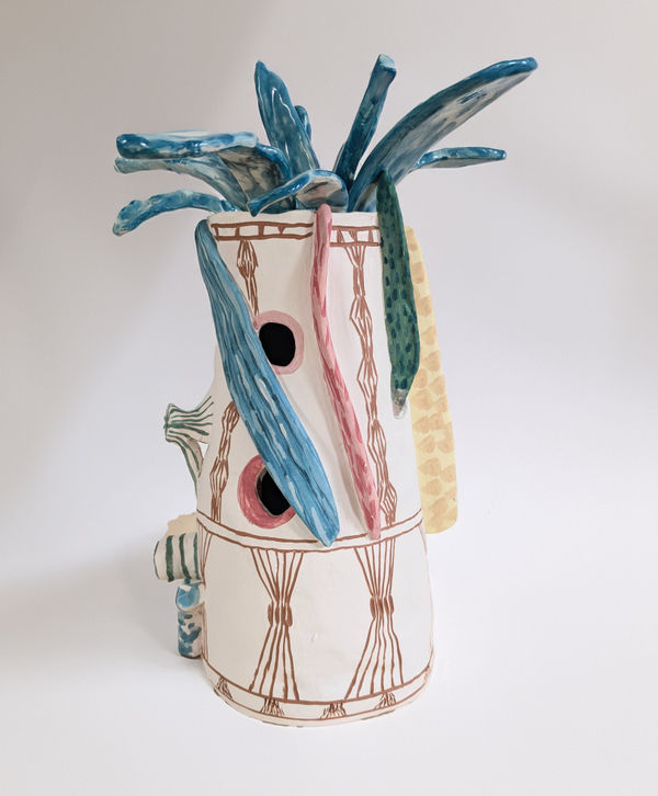 Jarrón con hojas azules