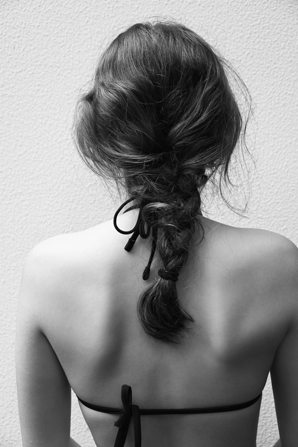 Angélica Arbulú Backstabbed, 2023 Printed on Hahnemühle paper mounted on dibon 70 x 50 cm 1/5 Series: Sine Personae / The time of the lobster