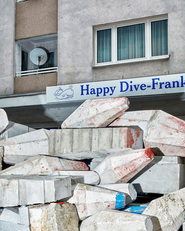 Jan De Cock Exhibition, Everything For You Frankfurt am Main, Sculpture Occupy Main Street