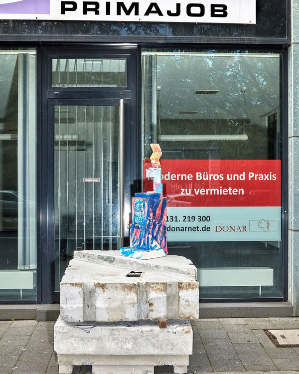 Jan De Cock Exhibition, Everything For You Frankfurt am Main, Sculpture Occupy Main Street