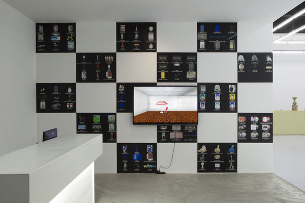 YU HONGLEI exhibition view, Fat Mouse, Antenna Space, Shanghai, 2014