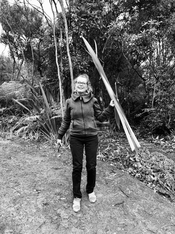 00004Native Nz Floristry Velskov Mamakan