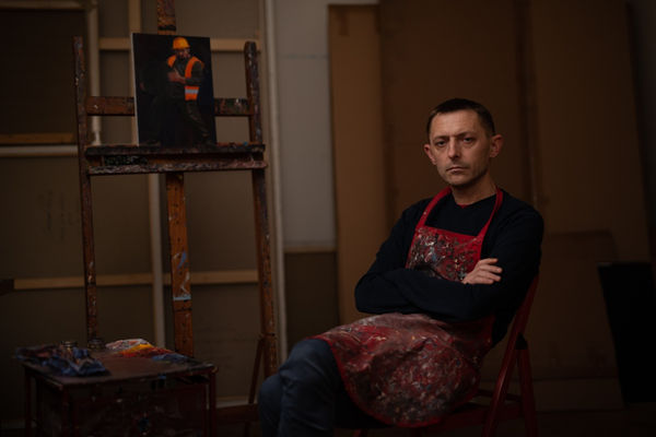 Roman Tolici , Lives and works in Bucharest