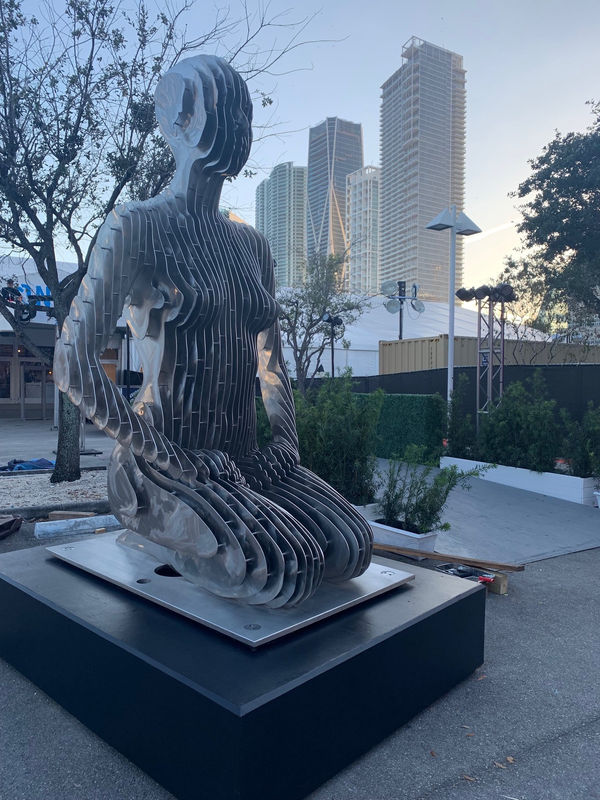 OUTDOOR SCULPTURE ART MIAMI ART FAIR DOWNTOWN MIAMI
