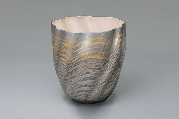 Ōsumi Yukie, Silver Vase (High Tide Comes In), 2007