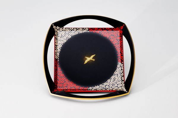 Mizushiri Satomi, Candy Box in Design with Maki-e “Red-and-White Plum Blossom Pattern” , 2020