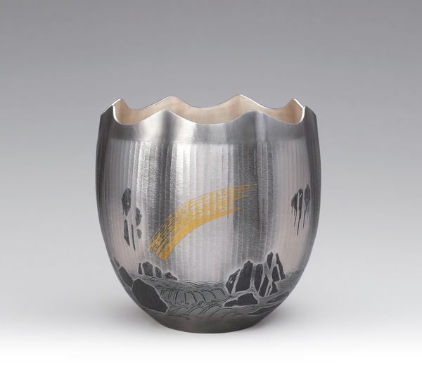 Ōsumi Yukie, Silver Vase Bakufu (Waterfall), 2011