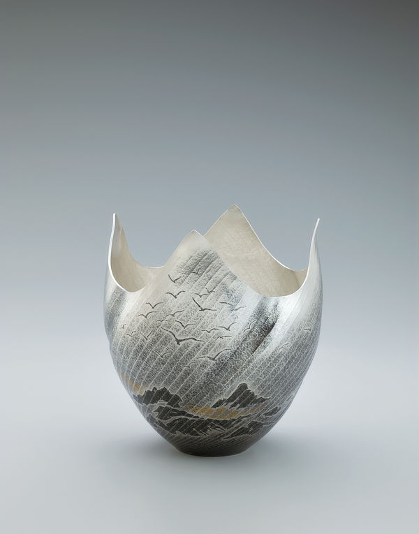 Ōsumi Yukie, Silver Vase "Araiso (Rough Shore)", 2020