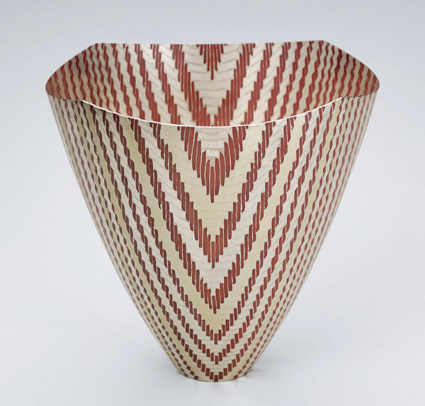 Iede Takahiro, Vessel "Akanesasu (Glowing Dark Red)", 2024