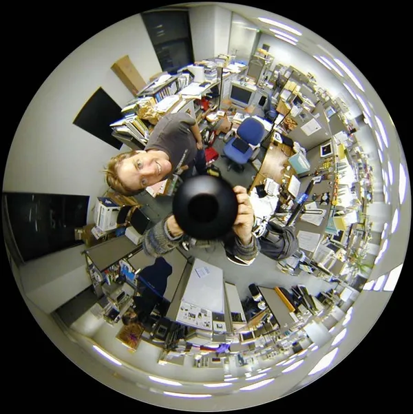 Luc Courchesne, 00/11/10-2 (Nara), still photograph from the Panoscopic Journal, 2000-2002, archival digital print and rotational device mounted under glass, 25 cm diam. edition of 6