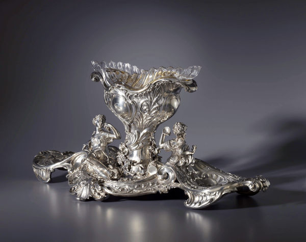 Elkington and Co., A large Edwardian Louis XV style centrepiece by Elkington and Co., Birmingham 1906