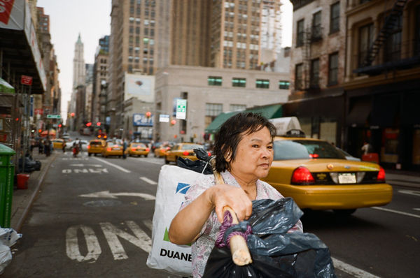 YIGAL OZERI - UNTITLED; A NEW YORK STORY - 2019 - OIL ON PAPER MOUNTED ON WOOD - 30 X 45 CM