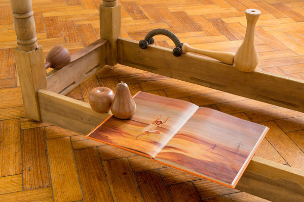 Lou Hubbard, Unstable Table, 2005 (detail)