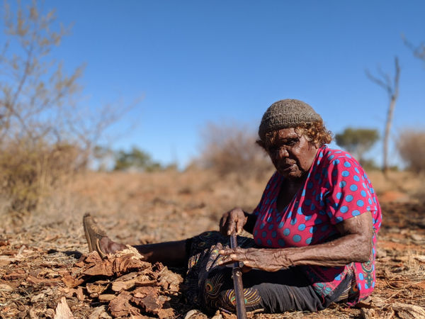 Tjawina Porter in country