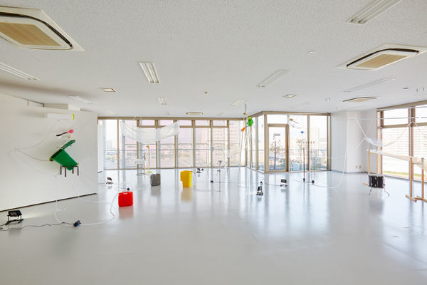 Image of “Grey Skies,” Fujisawa City Art Space, Kanagawa (2017).