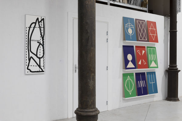 Vue de l'exposition "Printed" à l'atelier TCHIKEBE à Marseille, dans ses nouveaux locaux de la rue Duverger avec des éditions inédites de Claude Closky, Anne-Valérie Gasc, Jean-Luc Moulène, Bruno Peinado et Julien Prévieux.